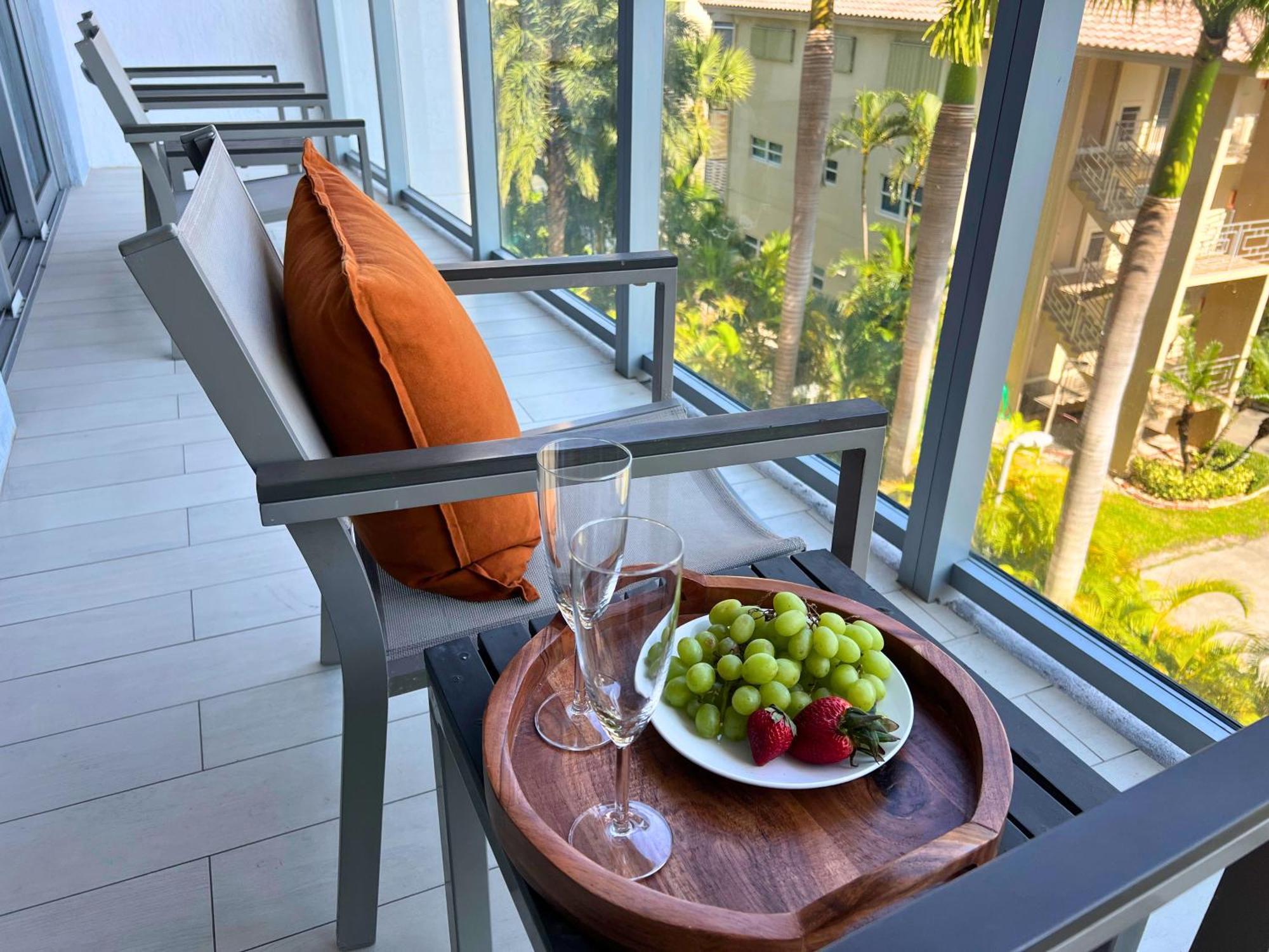 Mvr Apartments At Beachwalk Resort Hallandale Beach Ngoại thất bức ảnh