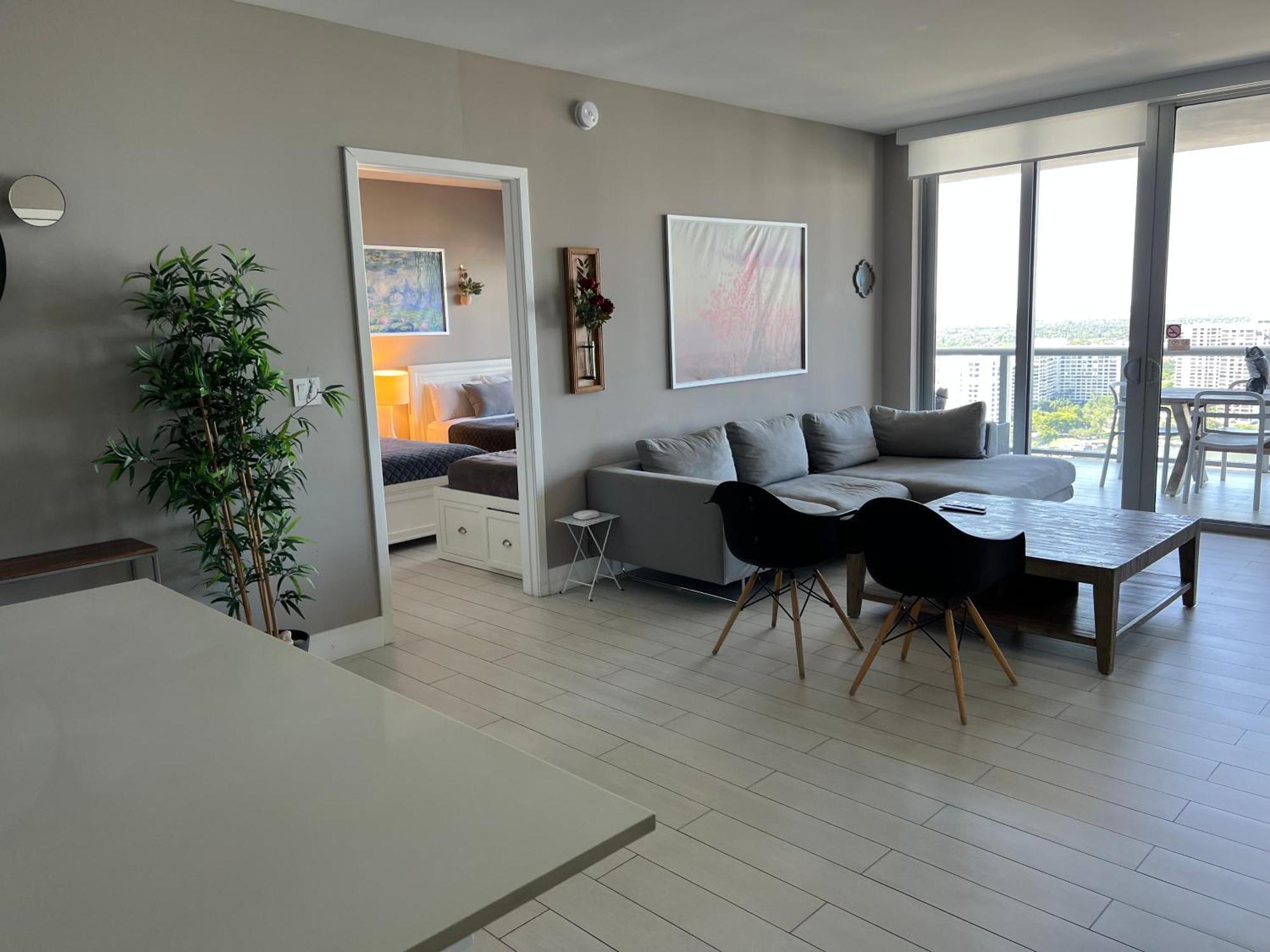 Mvr Apartments At Beachwalk Resort Hallandale Beach Ngoại thất bức ảnh