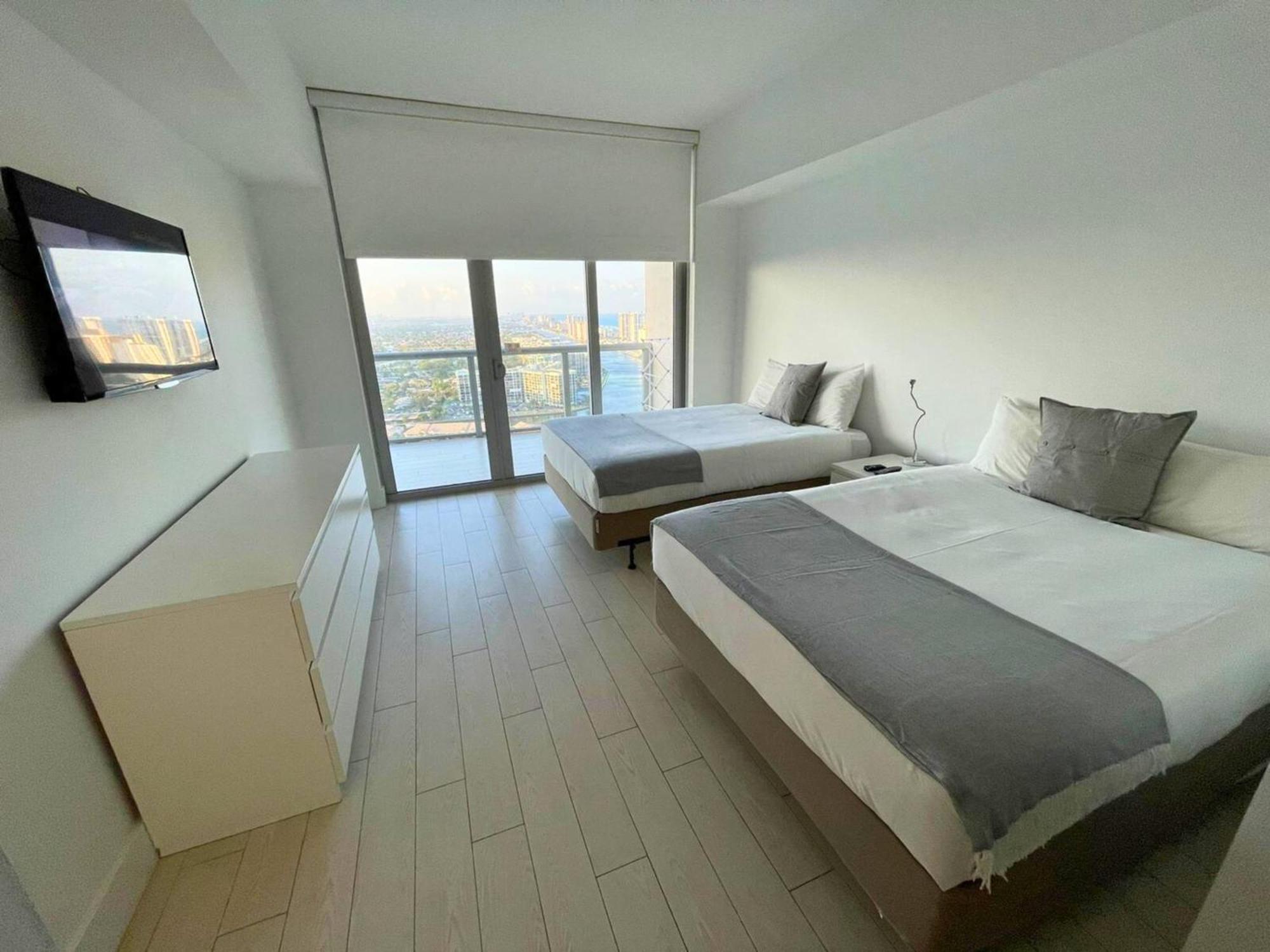 Mvr Apartments At Beachwalk Resort Hallandale Beach Ngoại thất bức ảnh