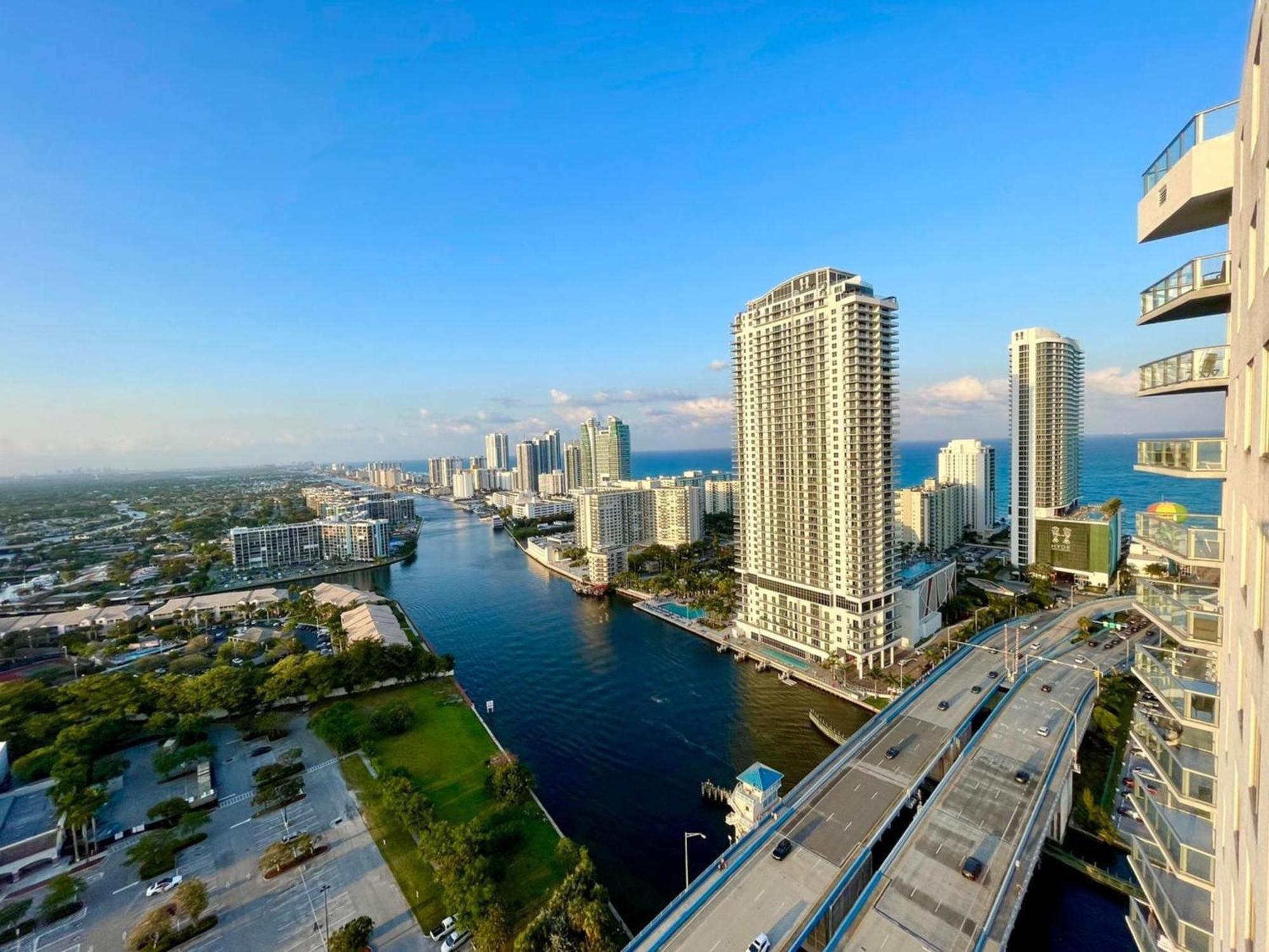 Mvr Apartments At Beachwalk Resort Hallandale Beach Ngoại thất bức ảnh