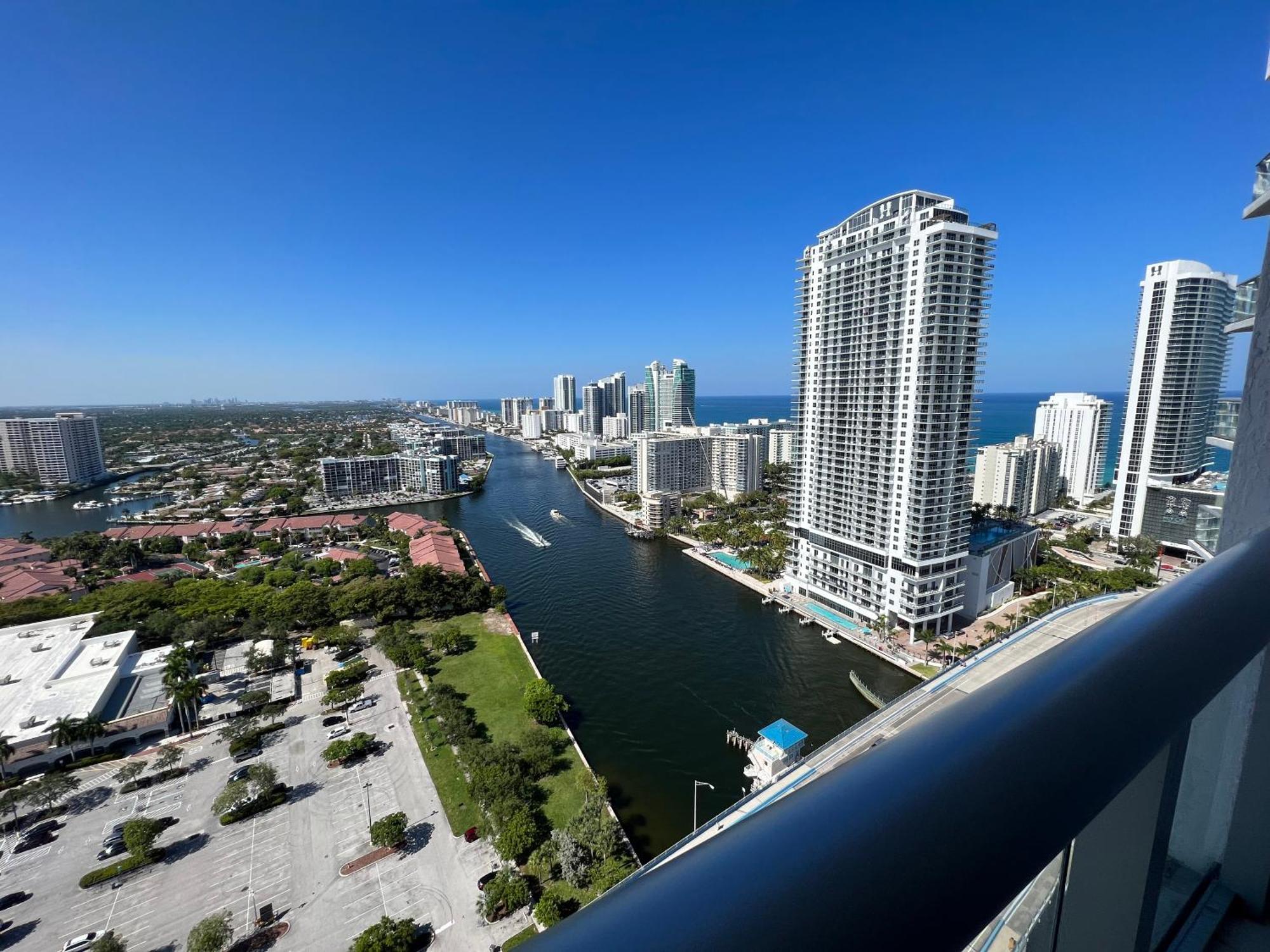 Mvr Apartments At Beachwalk Resort Hallandale Beach Ngoại thất bức ảnh