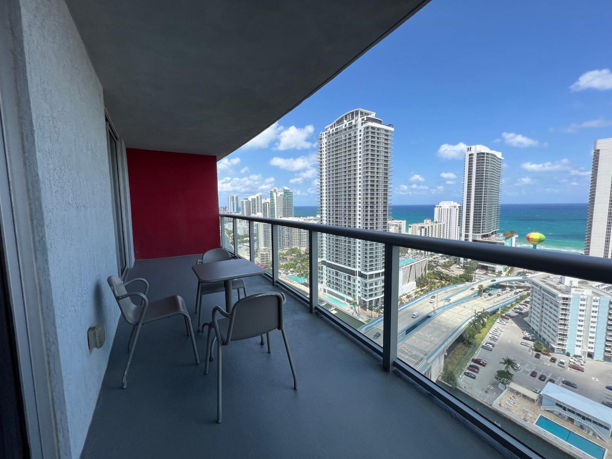 Mvr Apartments At Beachwalk Resort Hallandale Beach Ngoại thất bức ảnh