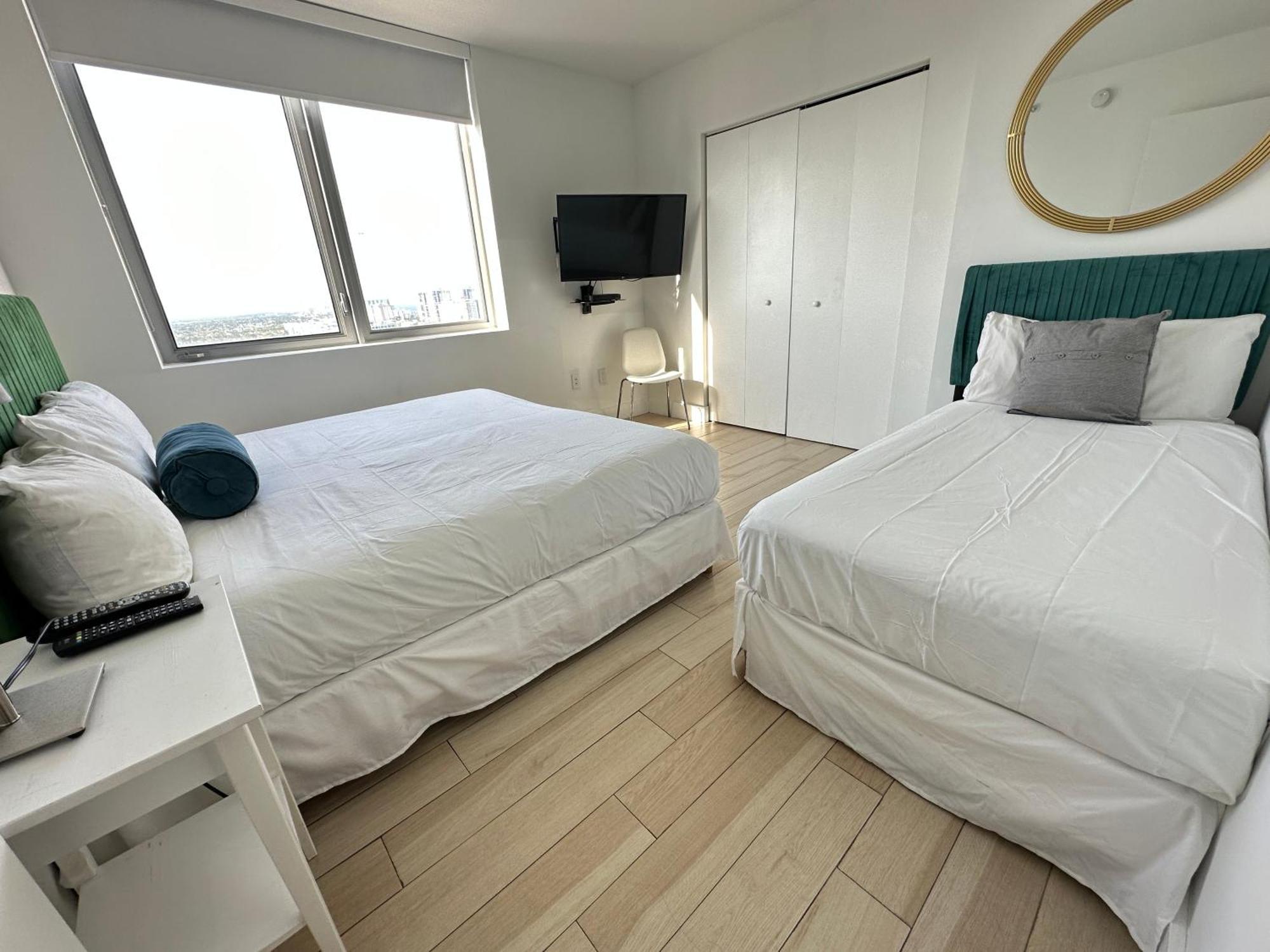 Mvr Apartments At Beachwalk Resort Hallandale Beach Ngoại thất bức ảnh