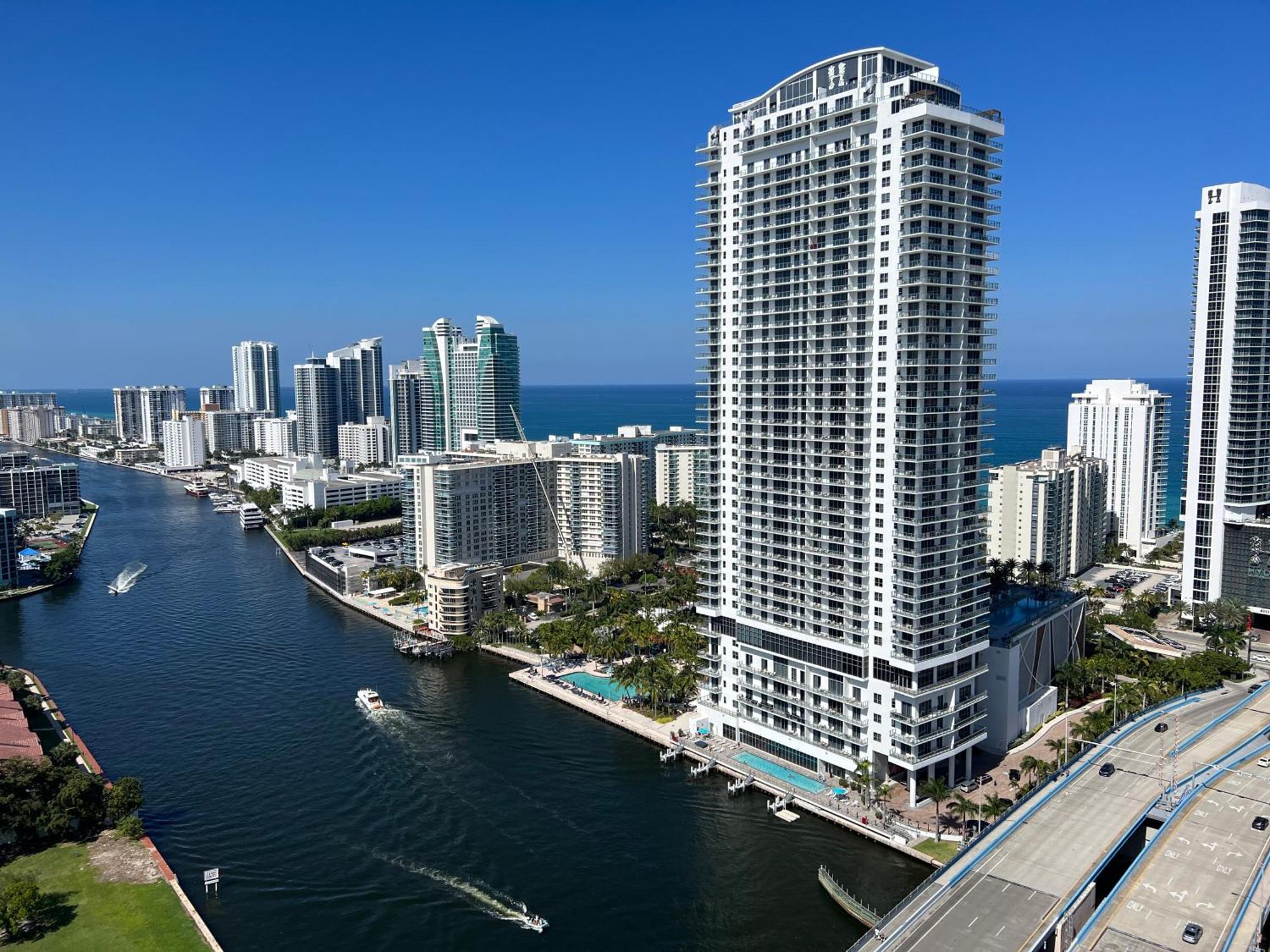 Mvr Apartments At Beachwalk Resort Hallandale Beach Ngoại thất bức ảnh
