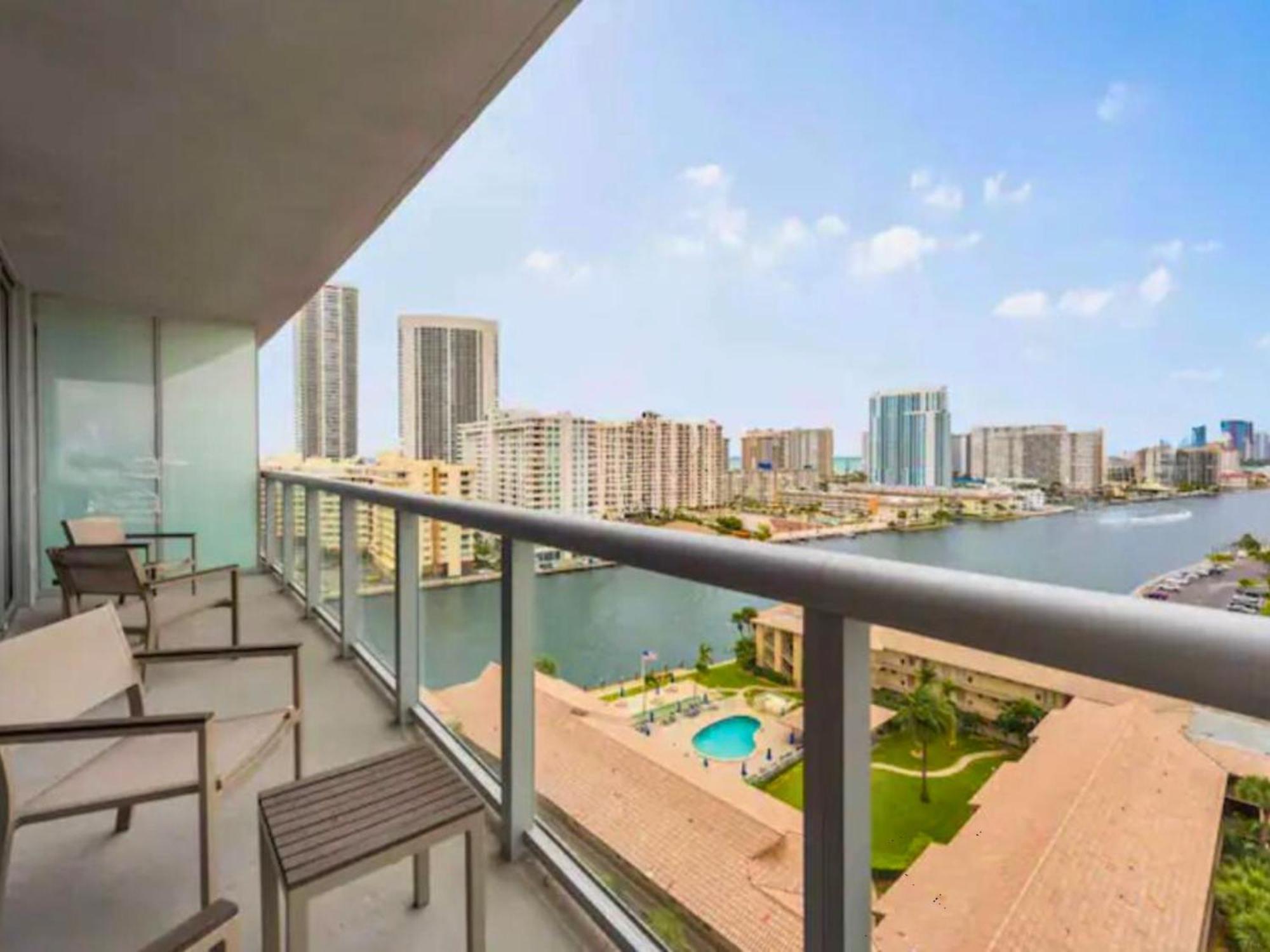 Mvr Apartments At Beachwalk Resort Hallandale Beach Ngoại thất bức ảnh
