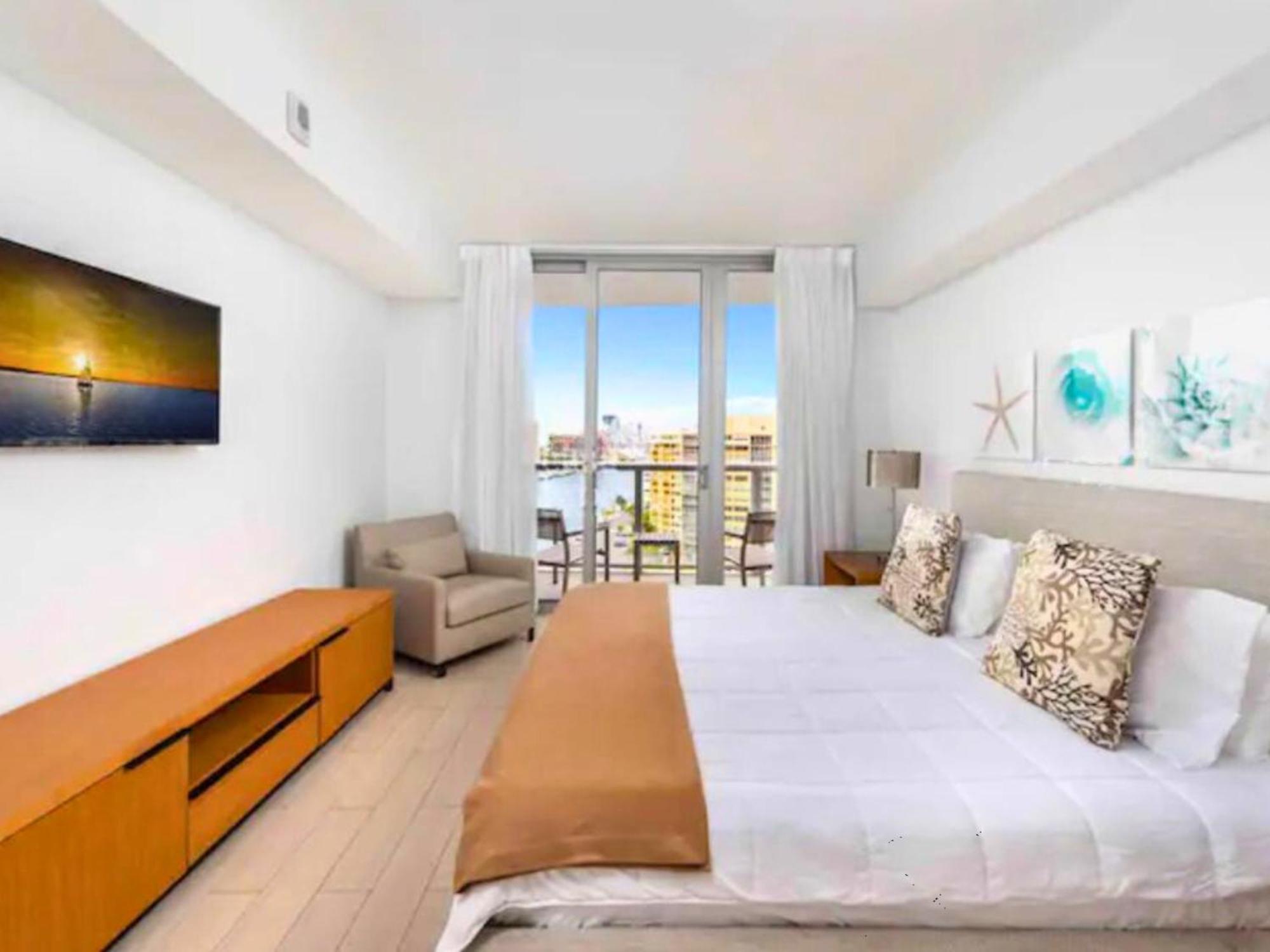 Mvr Apartments At Beachwalk Resort Hallandale Beach Ngoại thất bức ảnh