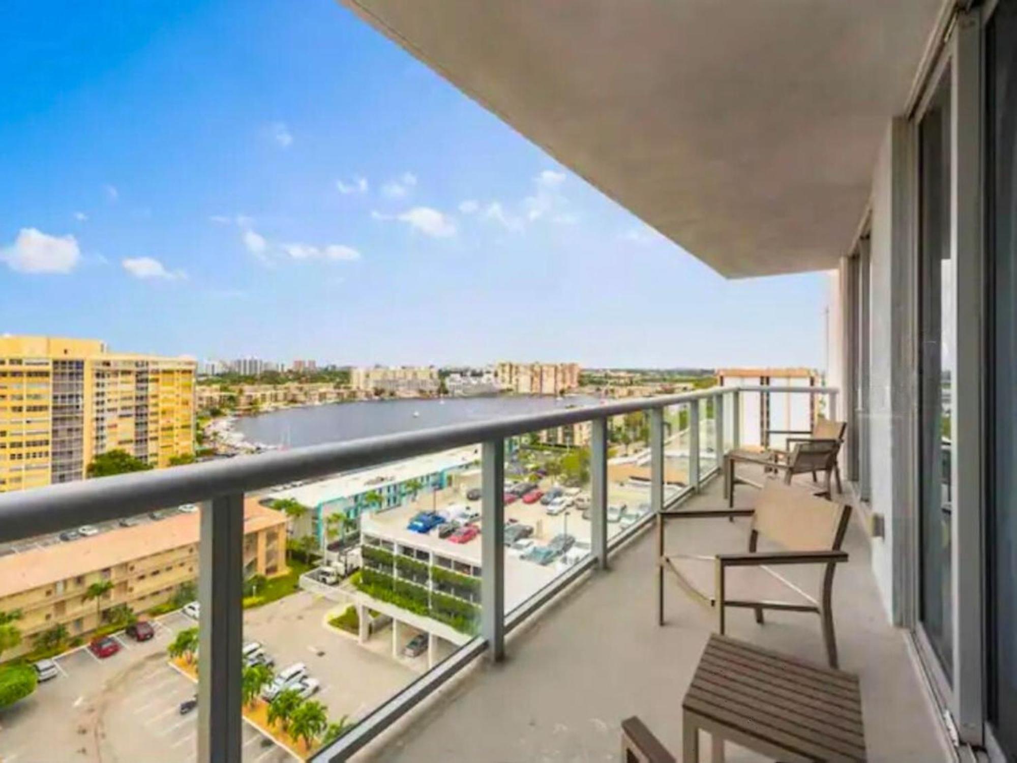 Mvr Apartments At Beachwalk Resort Hallandale Beach Ngoại thất bức ảnh