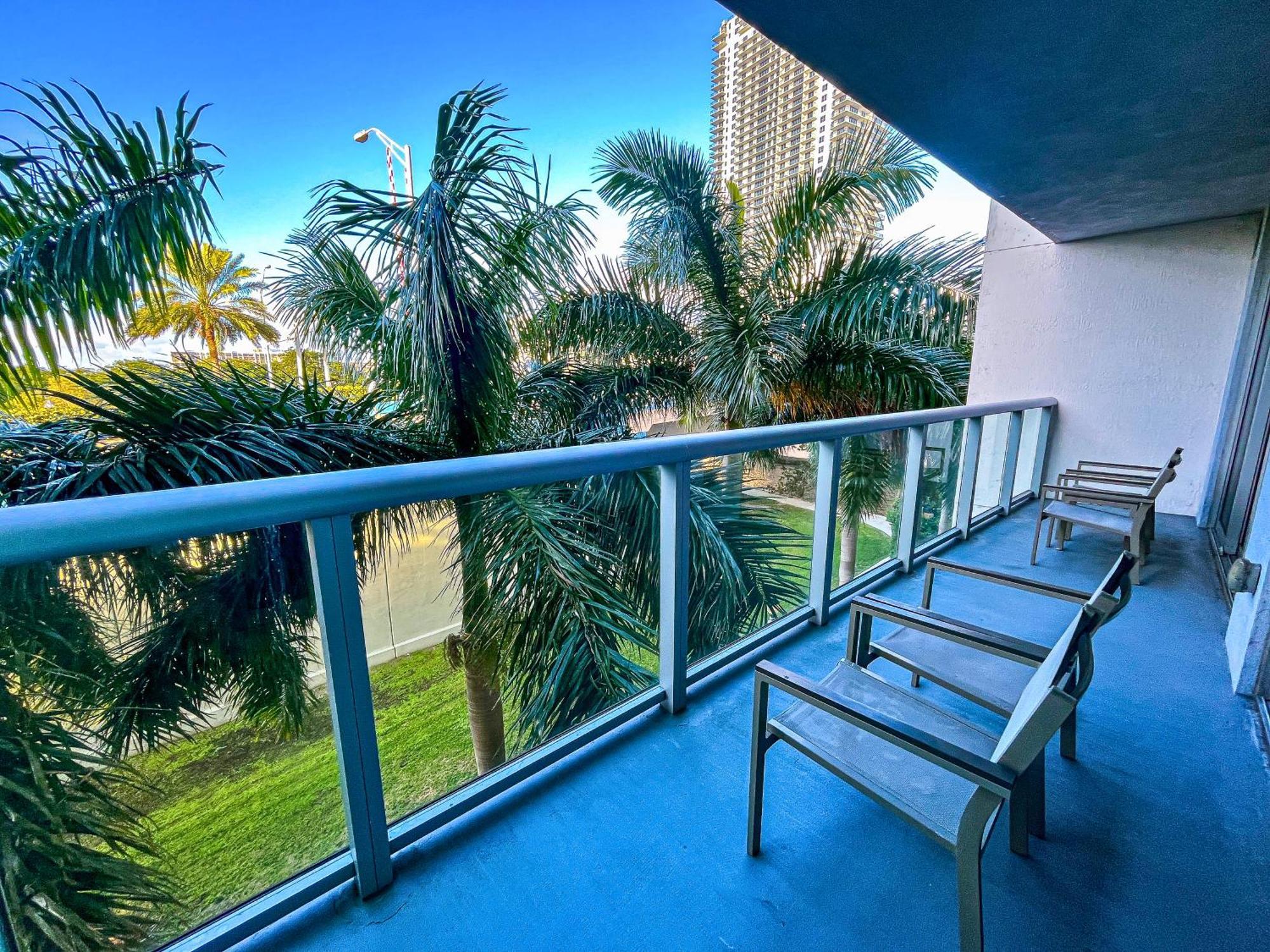 Mvr Apartments At Beachwalk Resort Hallandale Beach Ngoại thất bức ảnh