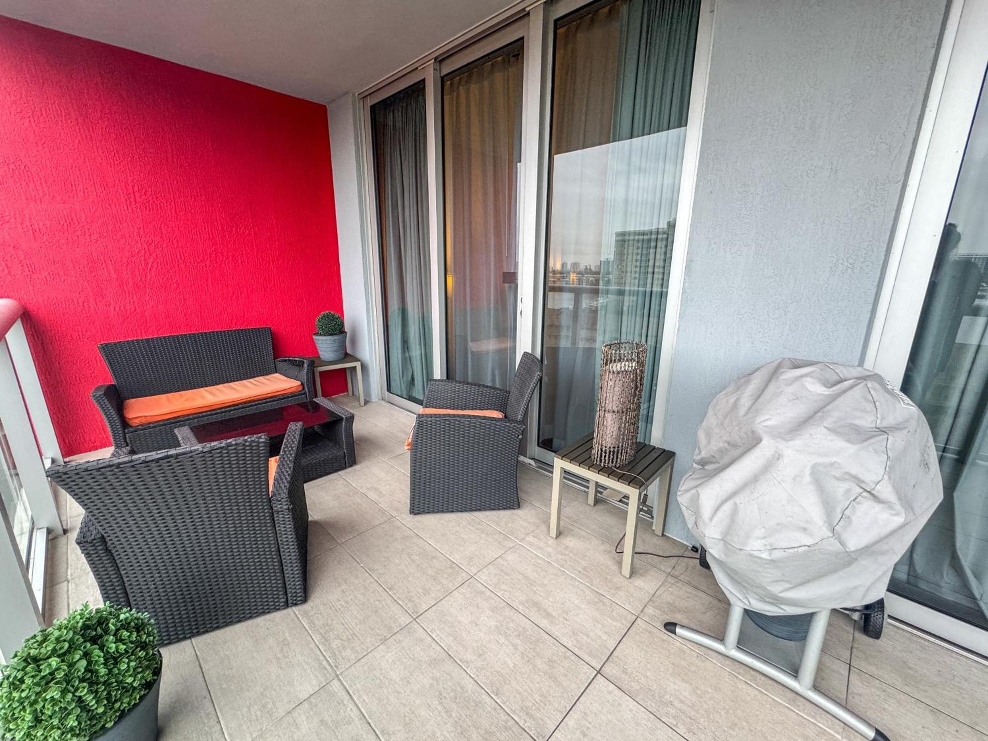 Mvr Apartments At Beachwalk Resort Hallandale Beach Ngoại thất bức ảnh